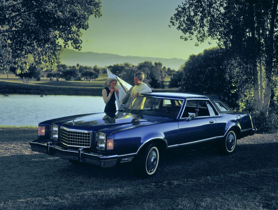  Ford LTD II Coupe 1977 года  (фото 14 из 17)
